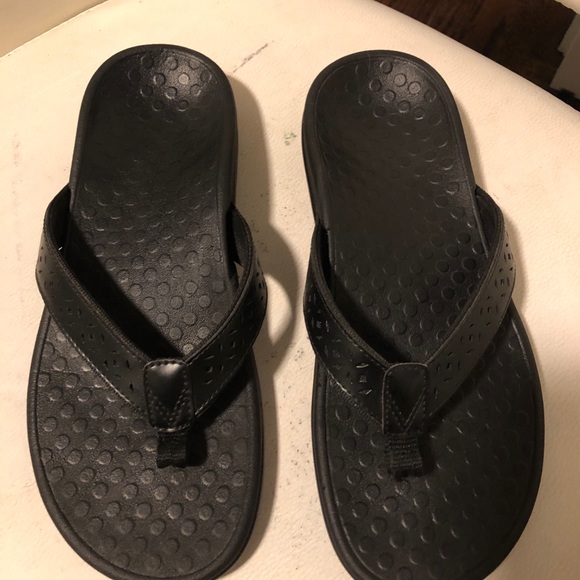 Vionic slippers size 7 - Picture 4 of 8